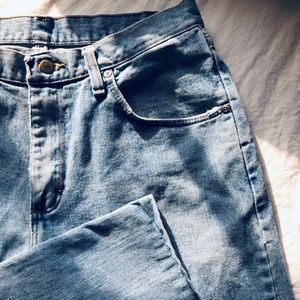 Vintage high wasted Wrangler jeans!